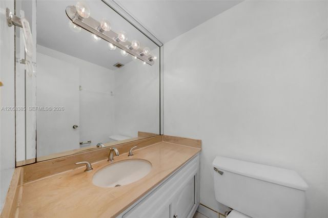 300 Bayview Drive 202, Sunny Isles Beach, FL 33160