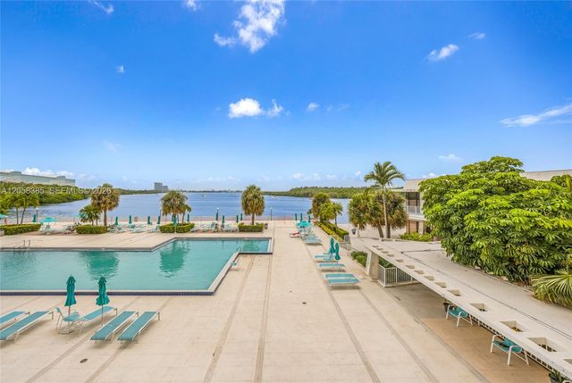 300 Bayview Drive 202, Sunny Isles Beach, FL 33160