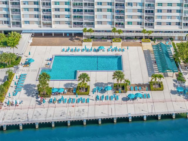 300 Bayview Drive 202, Sunny Isles Beach, FL 33160