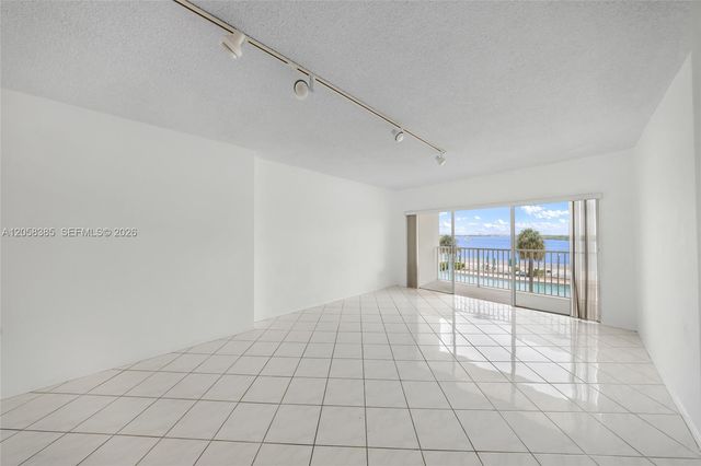 300 Bayview Drive 202, Sunny Isles Beach, FL 33160