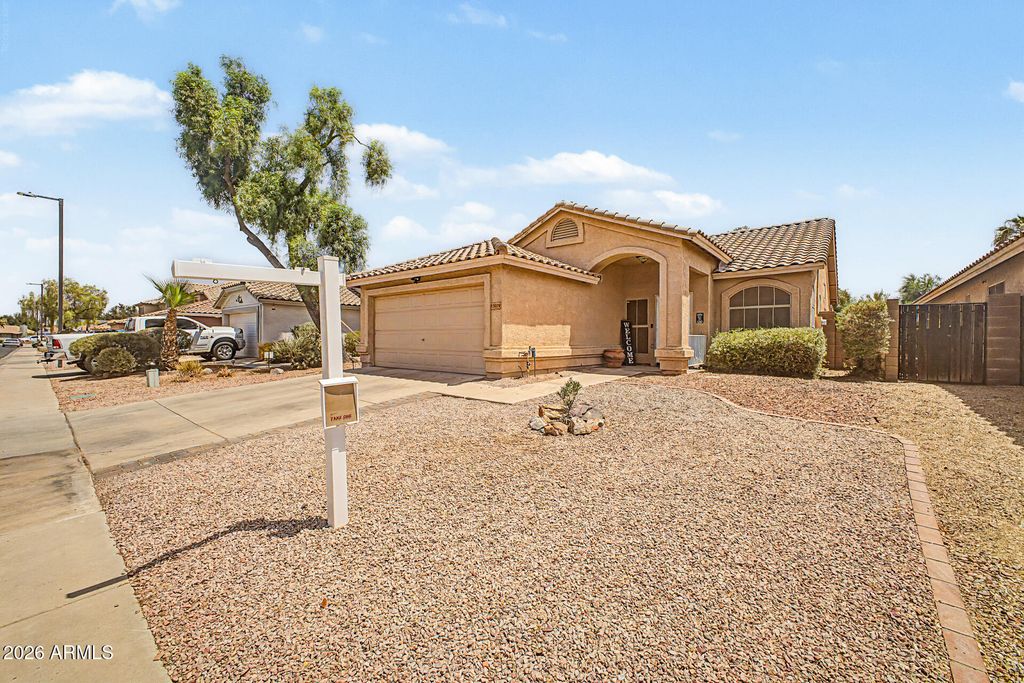 15019 W ROCKROSE Way, Surprise, AZ 85374 — photo 2