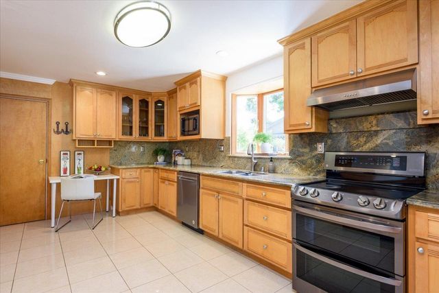1027 EDMONDS Court, Sunnyvale, CA 94087