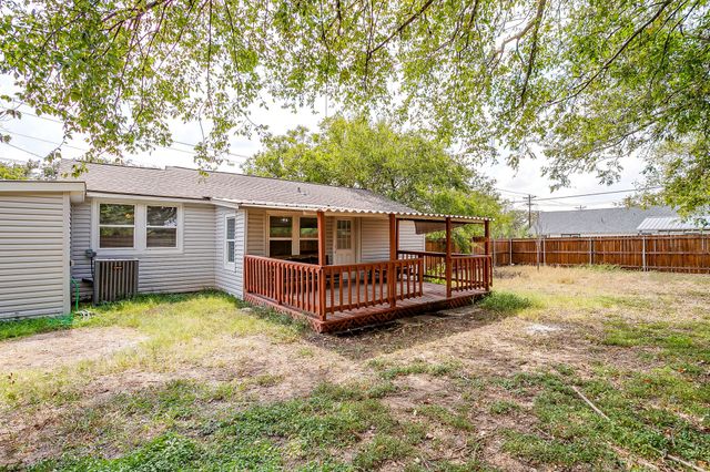 308 W 1st Street, Weatherford, TX 76086