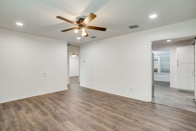 308 W 1st Street, Weatherford, TX 76086