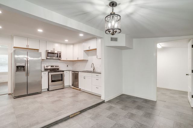 308 W 1st Street, Weatherford, TX 76086