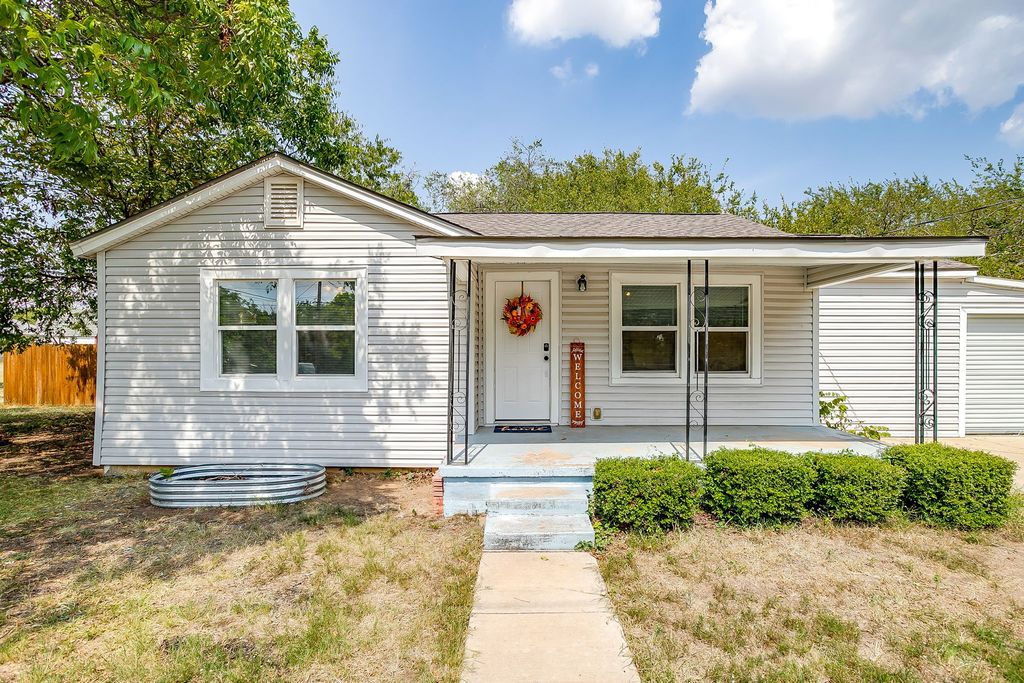 308 W 1st Street, Weatherford, TX 76086