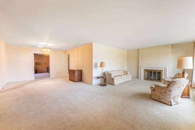 3835 W Jarlath Street, Lincolnwood, IL 60712