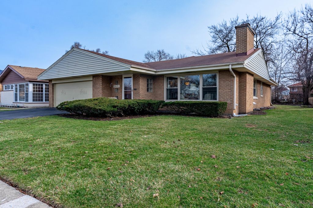 3835 W Jarlath Street, Lincolnwood, IL 60712