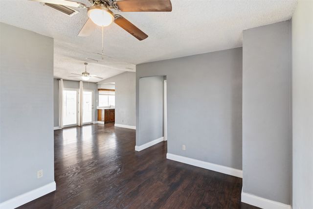 415 W Jefferson Street, Palmer, TX 75152