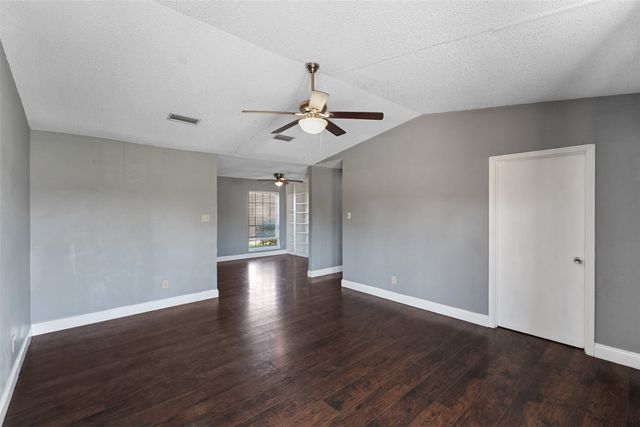 415 W Jefferson Street, Palmer, TX 75152