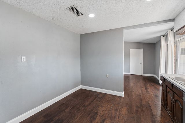 415 W Jefferson Street, Palmer, TX 75152