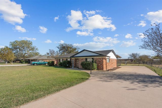 415 W Jefferson Street, Palmer, TX 75152