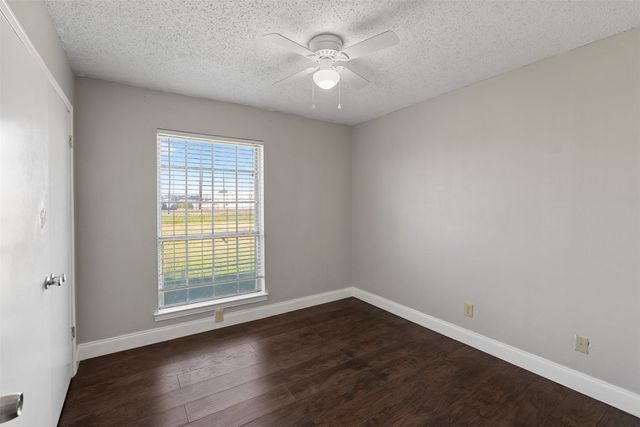 415 W Jefferson Street, Palmer, TX 75152