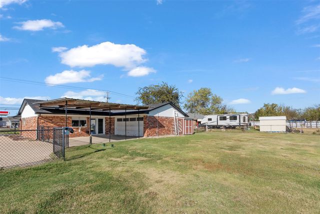 415 W Jefferson Street, Palmer, TX 75152