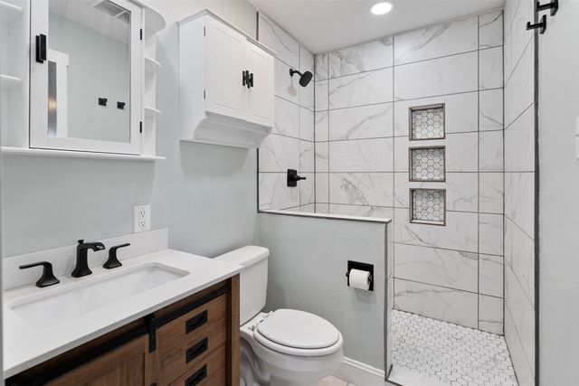 415 W Jefferson Street, Palmer, TX 75152