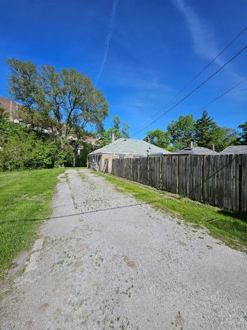 7608 Manor Avenue, Munster, IN 46321