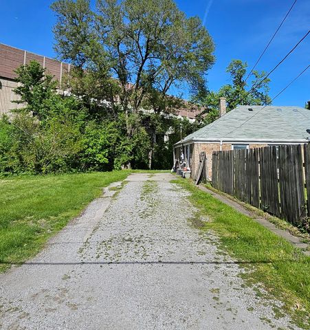 7608 Manor Avenue, Munster, IN 46321
