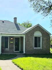 7608 Manor Avenue, Munster, IN 46321