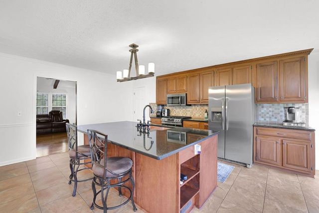 602 Beverly Way Way, Woodstock, GA 30188