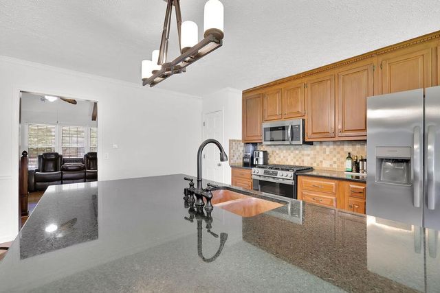 602 Beverly Way Way, Woodstock, GA 30188