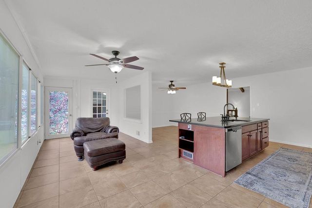 602 Beverly Way Way, Woodstock, GA 30188