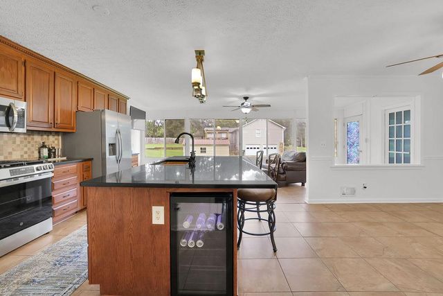 602 Beverly Way Way, Woodstock, GA 30188