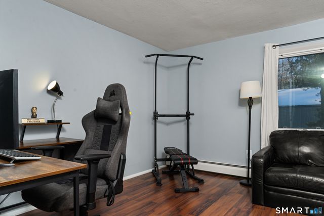 6 Lyle Court E, Farmington, CT 06032