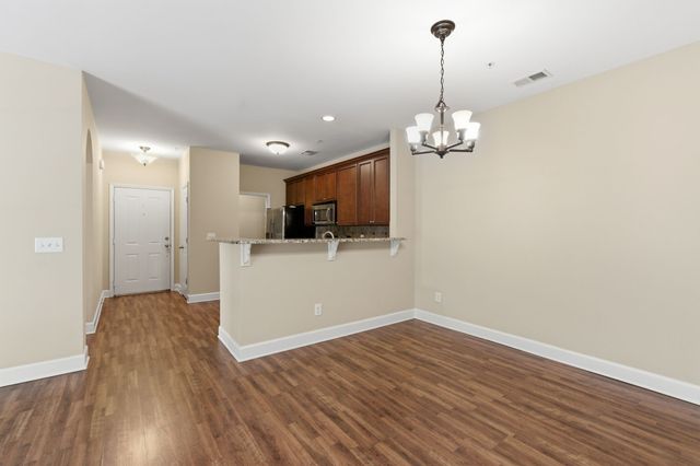 4848 Bevendean Dr Unit D9, Nashville, TN 37211