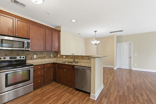 4848 Bevendean Dr Unit D9, Nashville, TN 37211
