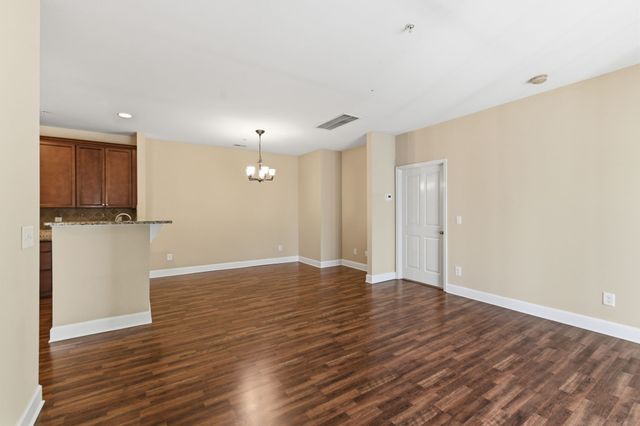 4848 Bevendean Dr Unit D9, Nashville, TN 37211
