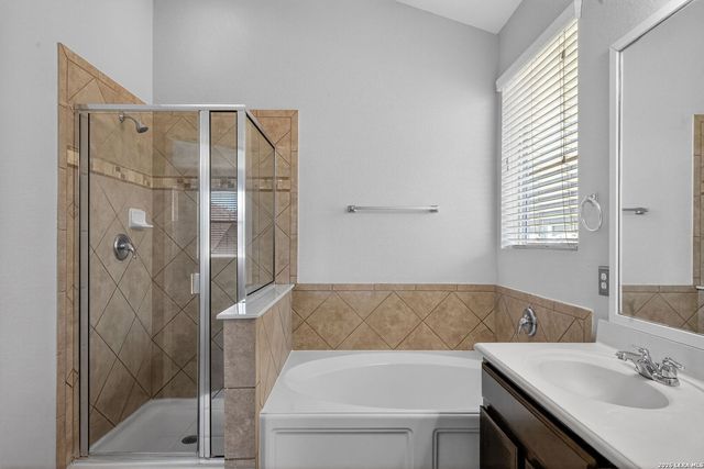 225 Country Vale, Cibolo, TX 78108