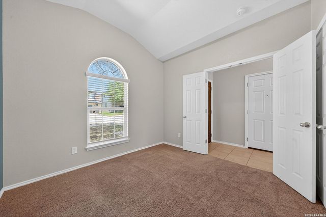 225 Country Vale, Cibolo, TX 78108