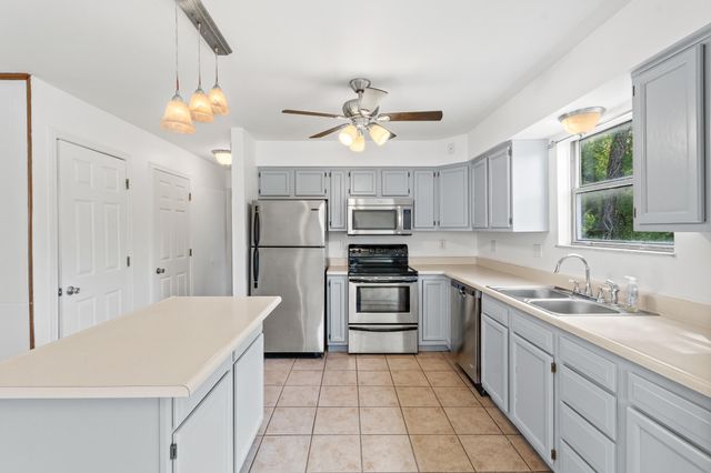 74 Concord Avenue, Fort Thomas, KY 41075