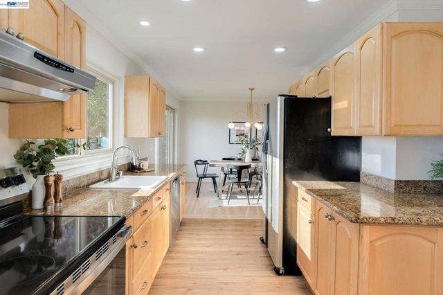 3636 Arcadian Dr, Castro Valley, CA 94546