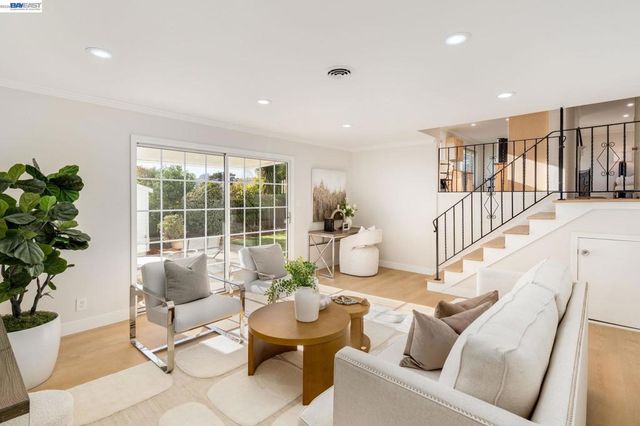 3636 Arcadian Dr, Castro Valley, CA 94546