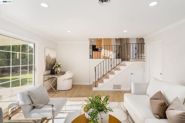 3636 Arcadian Dr, Castro Valley, CA 94546