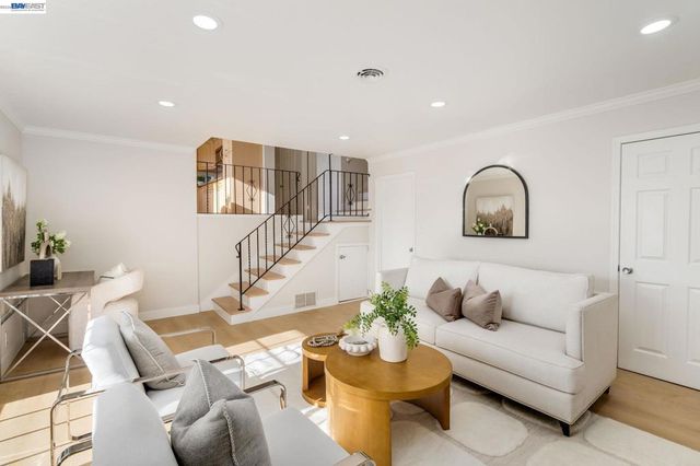 3636 Arcadian Dr, Castro Valley, CA 94546