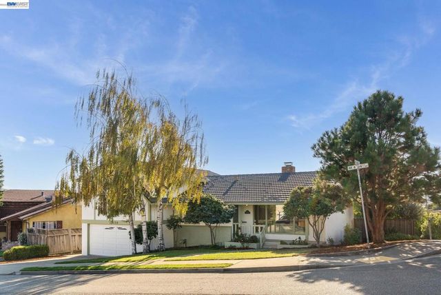 3636 Arcadian Dr, Castro Valley, CA 94546