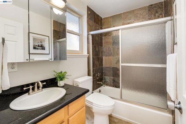 3636 Arcadian Dr, Castro Valley, CA 94546