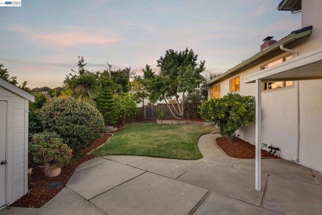 3636 Arcadian Dr, Castro Valley, CA 94546
