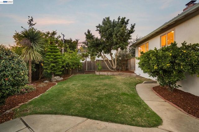 3636 Arcadian Dr, Castro Valley, CA 94546