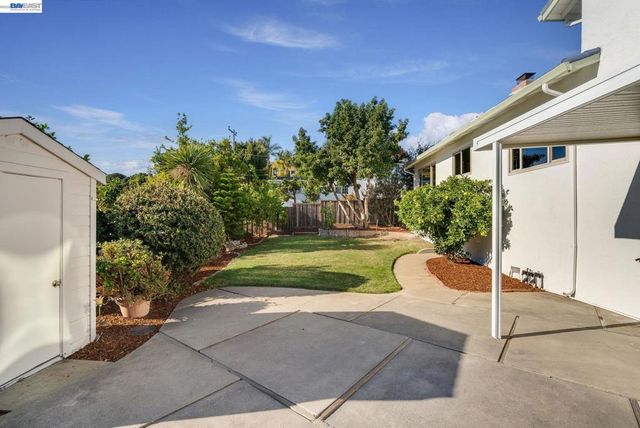3636 Arcadian Dr, Castro Valley, CA 94546