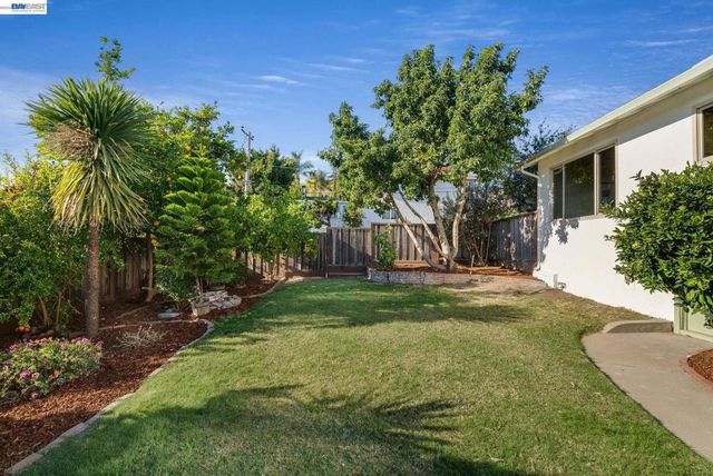 3636 Arcadian Dr, Castro Valley, CA 94546