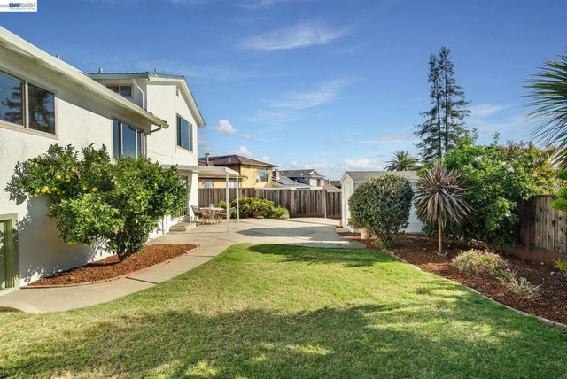 3636 Arcadian Dr, Castro Valley, CA 94546