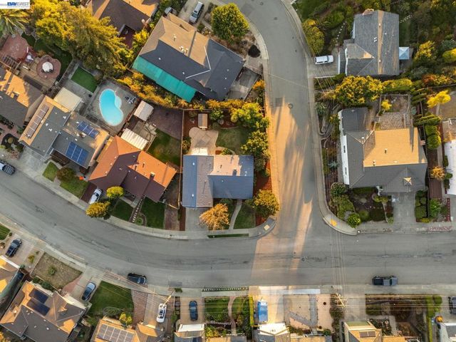 3636 Arcadian Dr, Castro Valley, CA 94546
