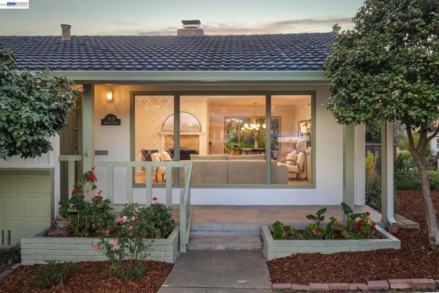 3636 Arcadian Dr, Castro Valley, CA 94546