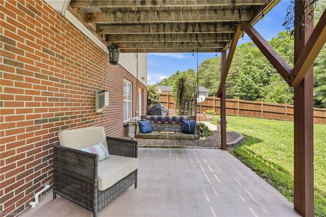 5828 Election Oak Drive, High Point, NC 27265