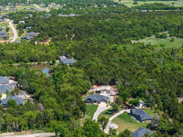 5796 Dogwood Drive, Guthrie, OK 73044