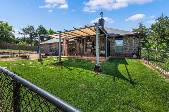 5796 Dogwood Drive, Guthrie, OK 73044