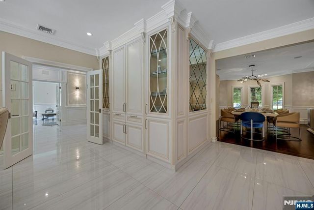 186 Hoover Drive, Cresskill, NJ 07626